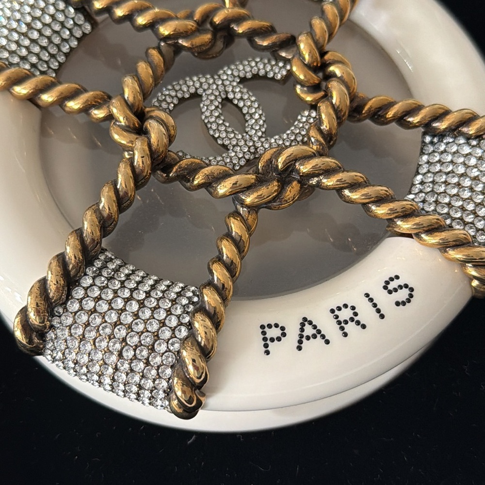 Chanel collectible Minaudiere in pristine condition. - Picture 9 of 16